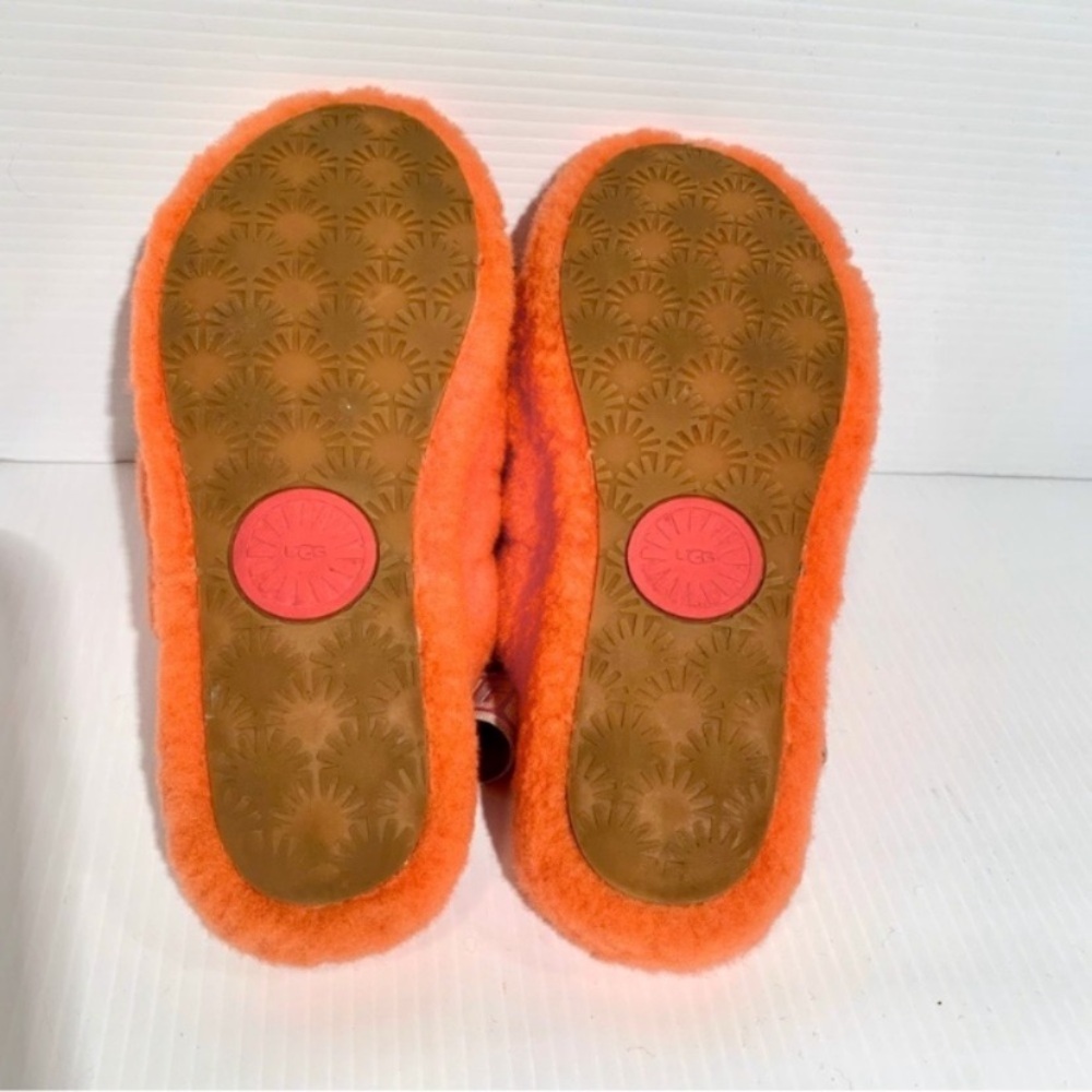 UGG Fluffy Orange Slippers - Picture 5 of 8
